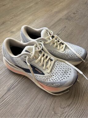 Brooks Ghost Adrenaline 24 Running Shoes